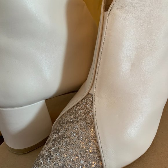 white leather booties size 10 wide-width - Picture 5 of 6